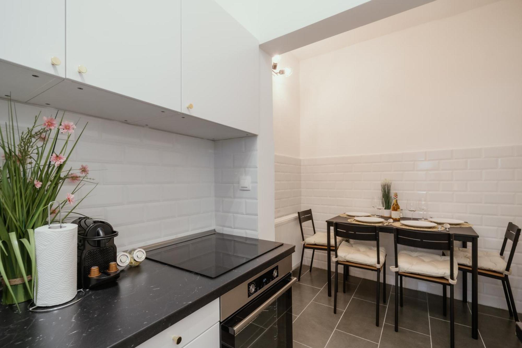 Modelia Apartment At Gellert Square บูดาเปสต์ ภายนอก รูปภาพ
